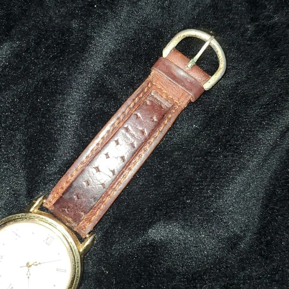Vintage GUESS 1991 Unisex Art Deco Style Watch Roman Numerals &‎ Dots Dial